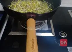 Illustration of how to make cold soybean sprouts 2