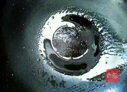 Illustration of how to make mushroom meat soup 5