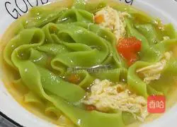 Illustration of how to make tomato, egg and cabbage noodles in the blue waves 14