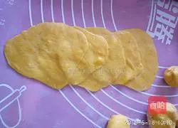 Illustration of how to make gold and silver steamed buns 6