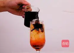 Illustration of how to make grapefruit coffee 8
