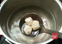 Illustration of how to make seaweed and shrimp ball soup 3