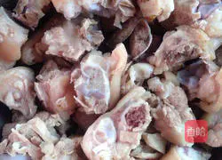 Soybean and pig trotters soup recipe 2