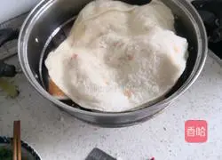 Illustration of how to make potato and carrot shredded burritos 4