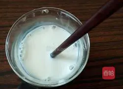 Illustration of how to make orange milk 5