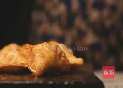 Frying in old memories Illustration of making meat triangle 13