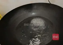 Mix the eggs Illustration of making noodles 13