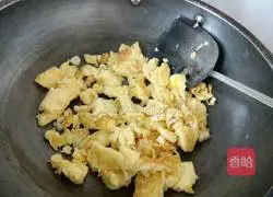 Cucumber Illustration of how to make scrambled eggs 3