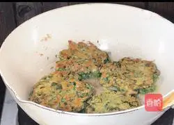 Illustration of how to make sweet potato leaf egg pancake 7