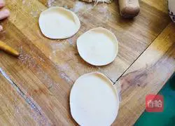 Illustration of how to make shepherd's purse and egg dumplings 4
