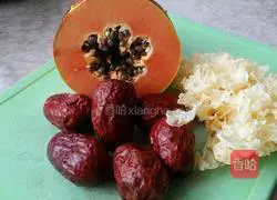 Jujube white fungus Illustration of how to make papaya soup 1