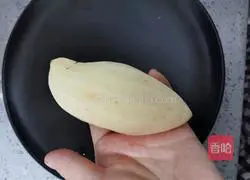 Illustration of how to make white fungus and sweet potato pulp 5