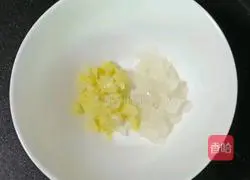 Illustration of how to make shrimp, rice and egg custard (baby food supplement) 5