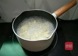 Illustration of how to make pineapple in sugar water 8