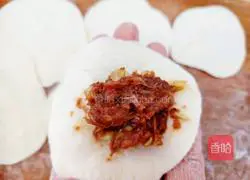 Illustration of how to make the softest Xiao Long Bao 11