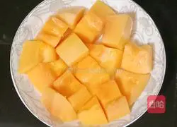 Illustration of how to make papaya and white fungus soup 8