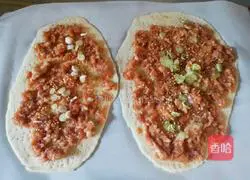 Illustration of how to make crispy large sesame cakes 5