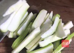 Illustration of how to make loofah noodles 3