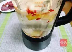 Illustration of how to make apple, tremella and millet paste 3