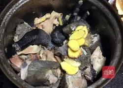 Illustration of how to make matsutake chicken soup 3