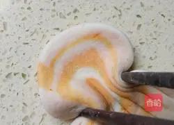 Illustration of how to make two-color steamed buns 18