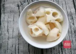 Illustration of how to make seasonal vegetable and chicken soup 3