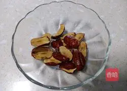 Illustration of how to make red dates and peanut juice 2