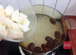 Recipe for Tremella and Snow Pear Soup Illustration 11