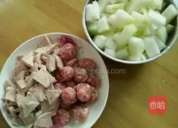 Illustration of how to make winter melon and meatball soup 2