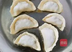 Illustration of how to make fried dumplings if you have frozen dumplings 2