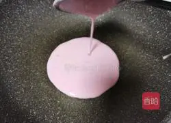 Illustration of how to make dragon fruit pancakes 11