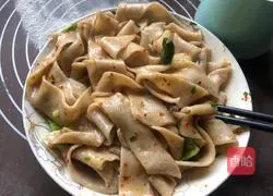 Illustration of the high imitation version of Shaanxi oil-pulled noodles 8