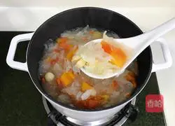 Papaya, Tremella and Lotus Seed Soup Recipe Illustration 8