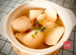 Illustration of how to simmer radish in chicken soup 12