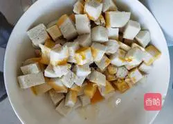 Illustration of how to make fried diced steamed buns soft and delicious 3