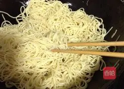 Illustration of how to make Sichuan cold noodles 2