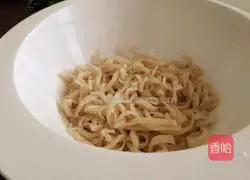 Illustration of how to make fried egg noodle noodles 12