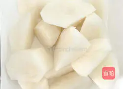 Illustration of how to make pork ribs and radish soup 2