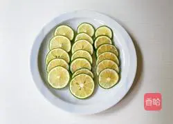 Illustration of how to make watermelon lime jasmine drink 3