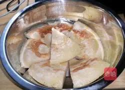 Illustration of how to make noodle cake 13