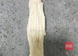 Illustration of how to make silver silk flower rolls 17