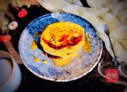 Illustration of how to make banana egg pancake 11