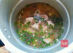 Illustration of how to make red dates and lotus seeds pork ribs soup 8
