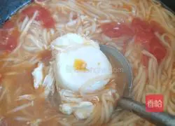 Illustration of how to make tomato and egg noodles 18