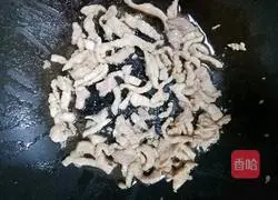 Illustration of home-style shredded pork with green pepper 2