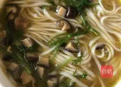 Illustration of how to make braised noodles with fennel 22