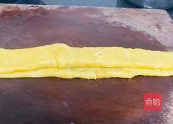 Illustration of how to make delicious egg skin soup 7