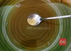 Illustration of how to make chicken soup noodles 16