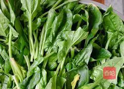 Illustration of how to make cold spinach vermicelli 1