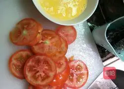 tomatoes Illustration of how to make egg and vegetable noodles 2